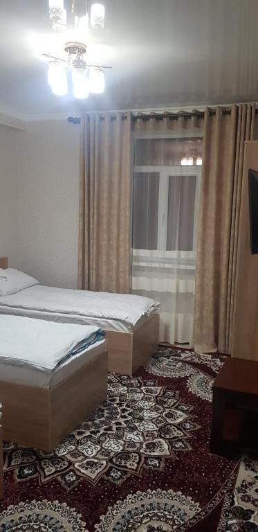 Отели типа «постель и завтрак» Alpina`s Hostel Ош-28