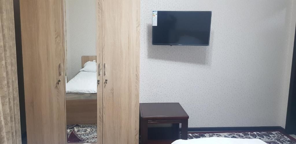 Отели типа «постель и завтрак» Alpina`s Hostel Ош-35