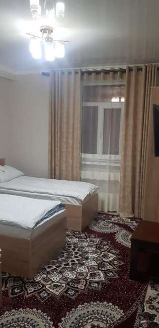 Отели типа «постель и завтрак» Alpina`s Hostel Ош Односпальная кровать в общем номере для мужчин и женщин-9